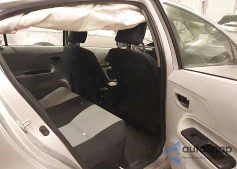 2013 Toyota Prius C Two from USA, damaged, VIN JTDKDTB32D1038528